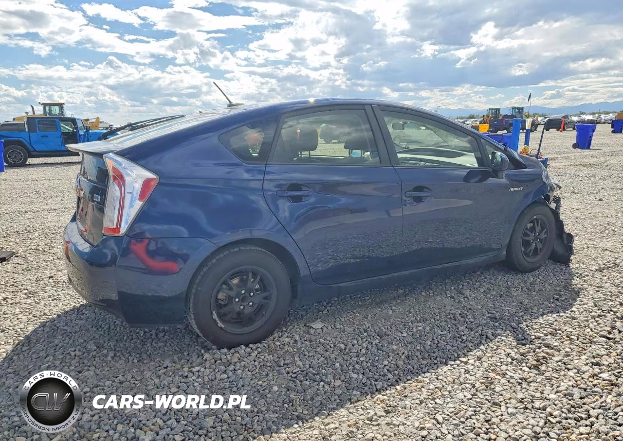 2014 Toyota Prius Three VIN:JTDKN3DU9E1754136 - 3