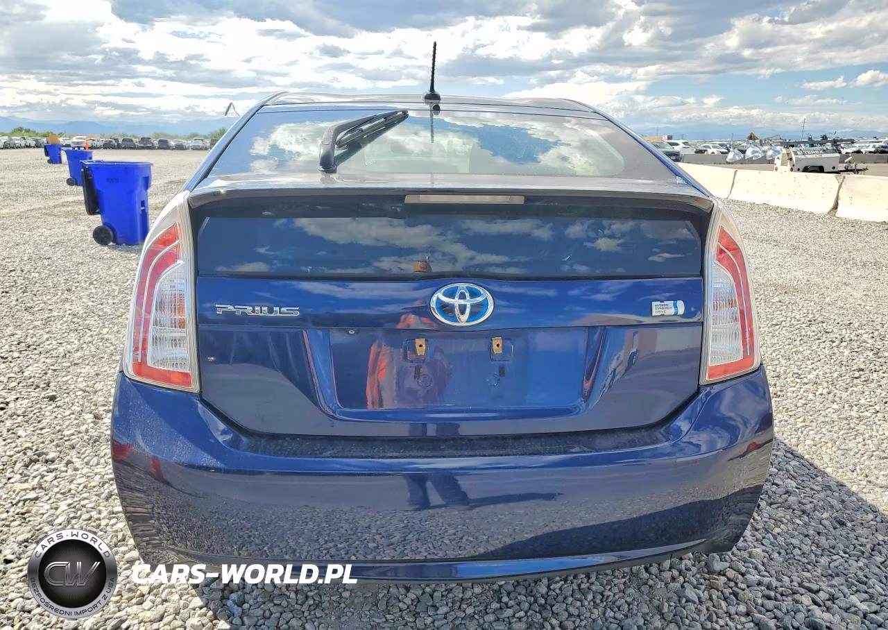2014 Toyota Prius Three VIN:JTDKN3DU9E1754136 - 6