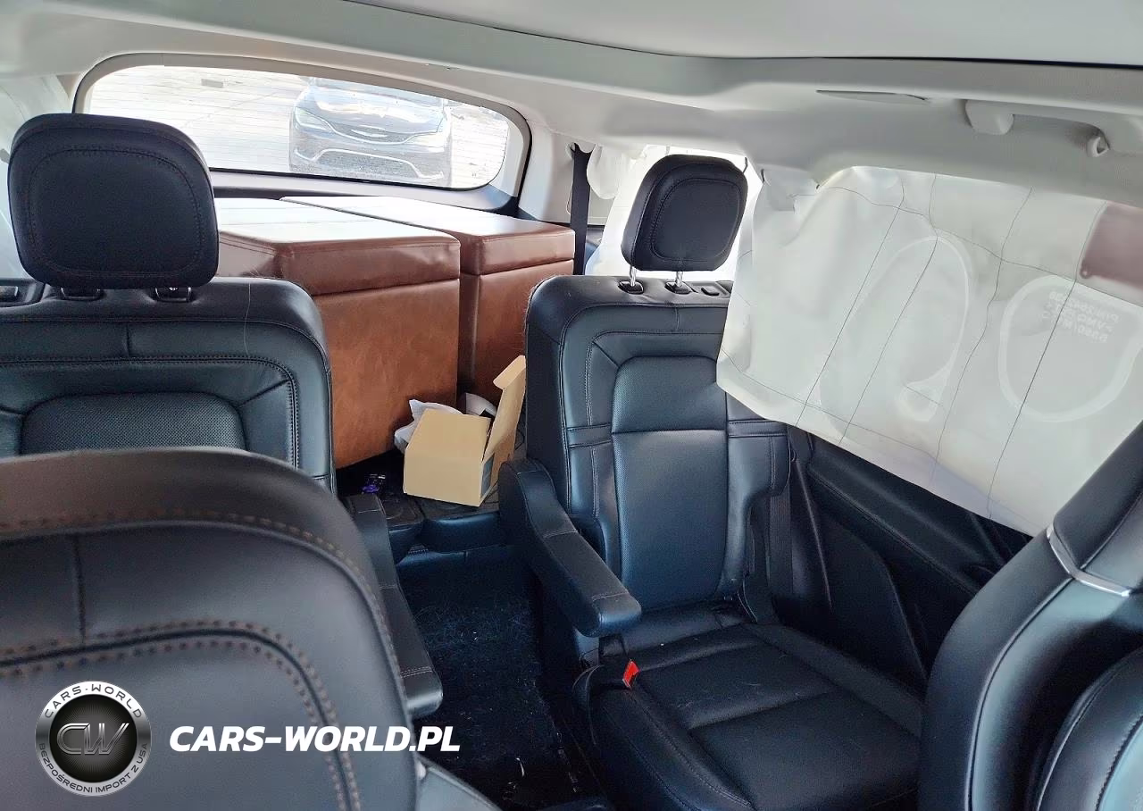 2025 Lincoln Aviator Reserve VIN:5LM5J7XC9SGL15605 - 10