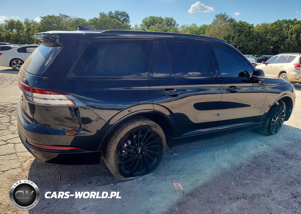 2025 Lincoln Aviator Reserve VIN:5LM5J7XC9SGL15605 - 3