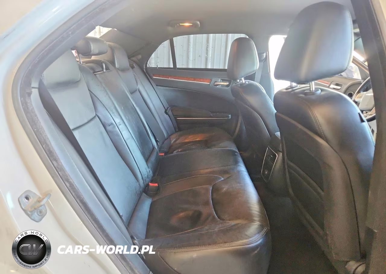 2013 Chrysler 300 VIN:2C3CCAAG1DH644344 - 10
