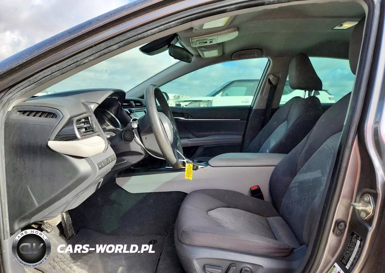 2020 Toyota Camry Le VIN:4T1C11AK9LU890961 - 7