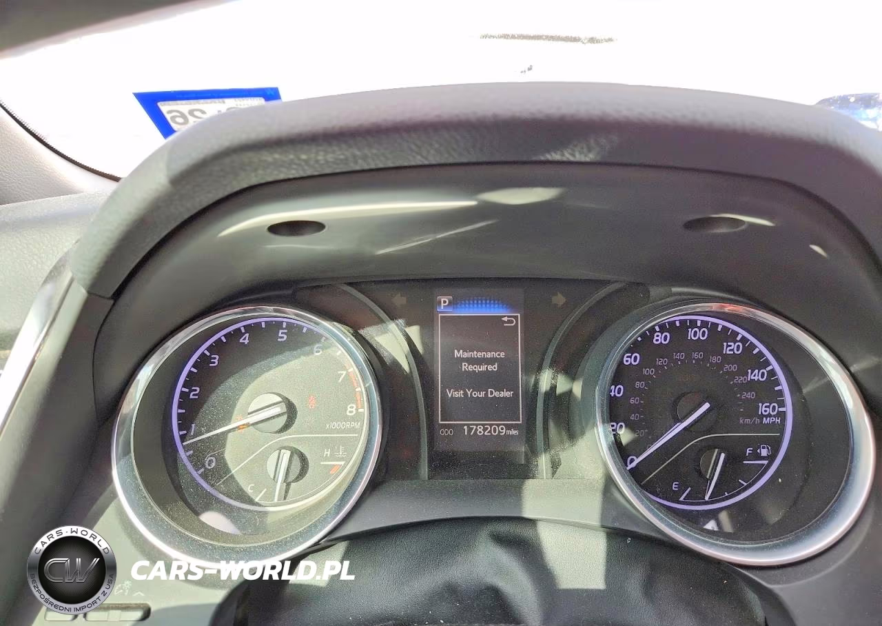 2020 Toyota Camry Le VIN:4T1C11AK9LU890961 - 9