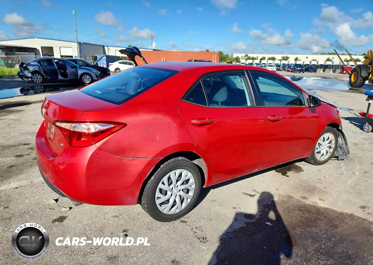 2019 Toyota Corolla Le VIN:5YFBURHE5KP860048 - 3