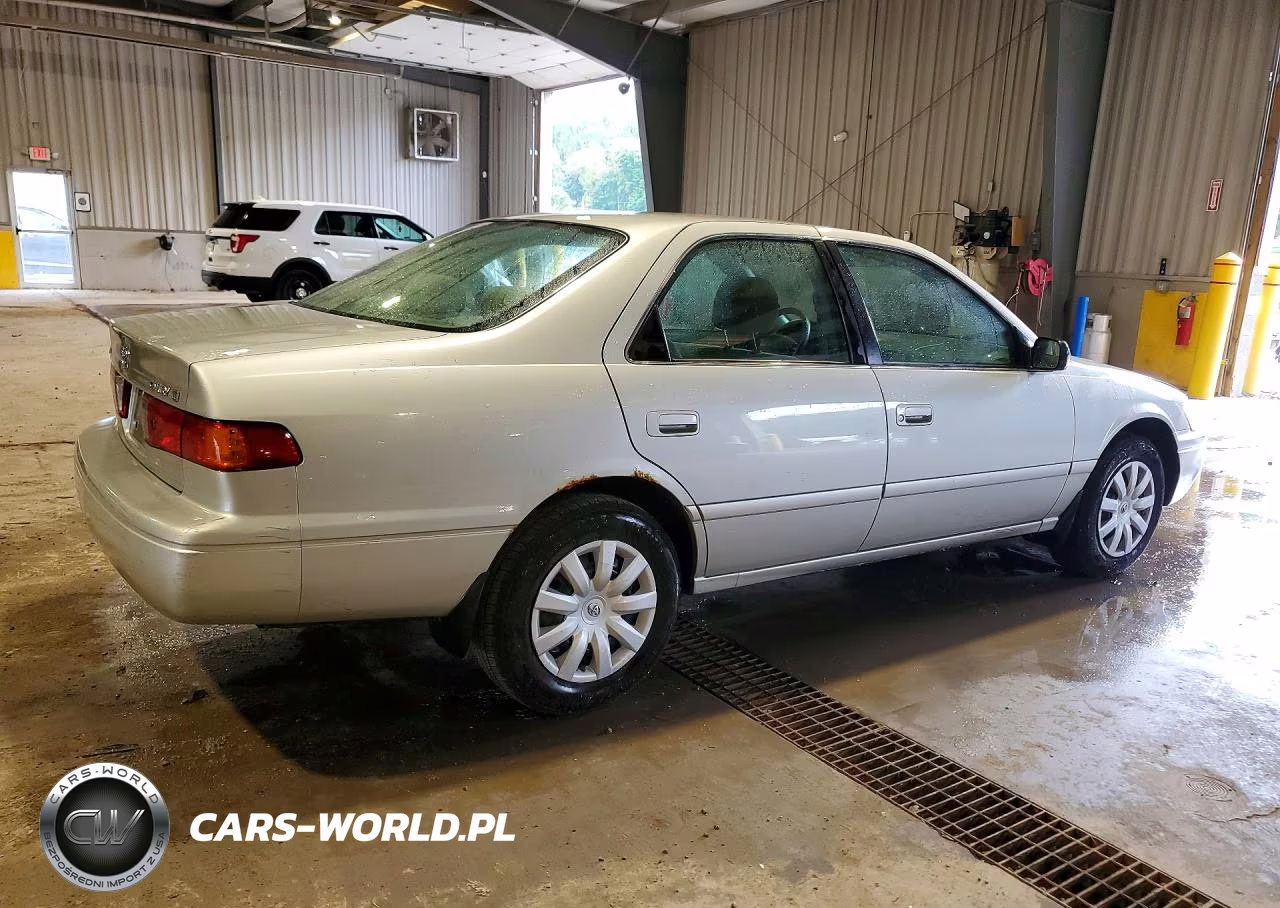 2000 Toyota Camry Le VIN:4T1BG22K1YU010809 - 3
