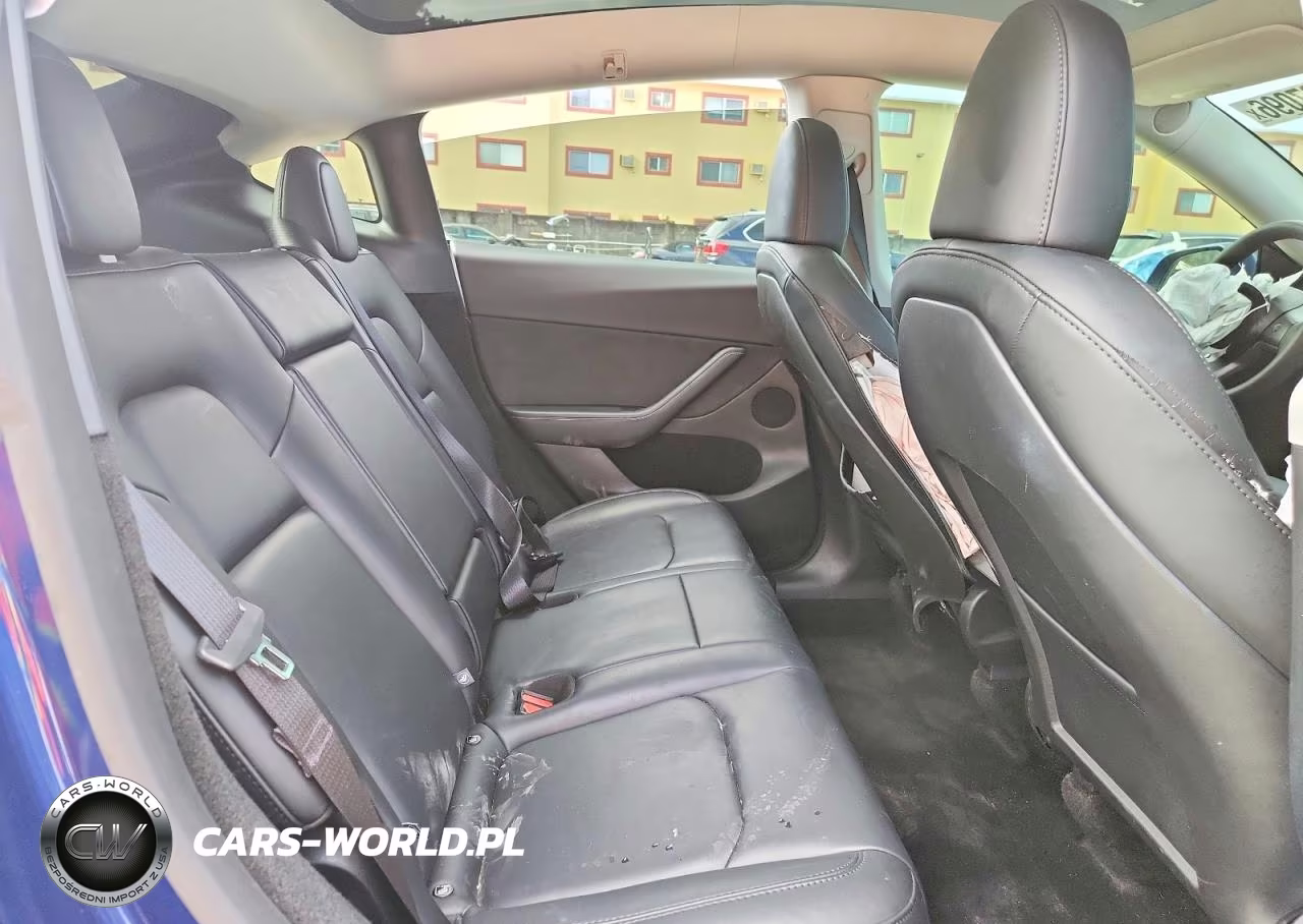 2025 Tesla Model Y VIN:7SAYGDEDXSF226832 - 10