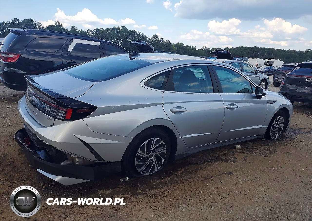2026 Hyundai Sonata Hybrid Blue VIN:KMHL24JJXTA175291 - 3