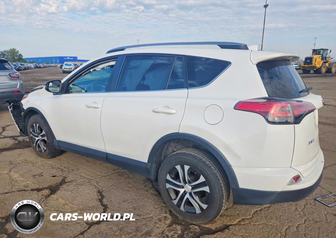 2018 Toyota Rav4 Le VIN:2T3BFREV3JW757620 - 2