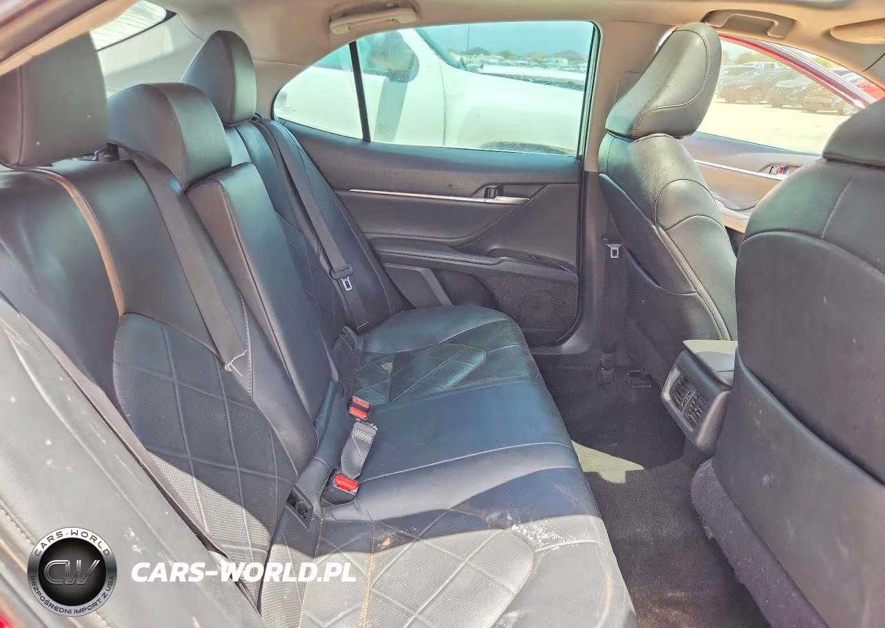 2018 Toyota Camry Xle VIN:4T1B11HKXJU517359 - 10