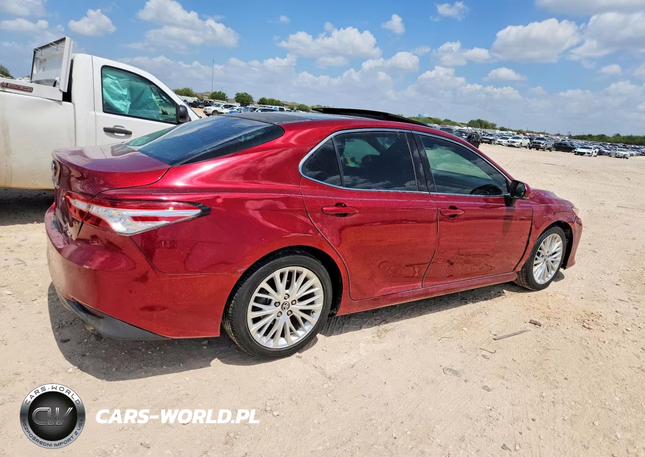 2018 Toyota Camry Xle VIN:4T1B11HKXJU517359 - 3