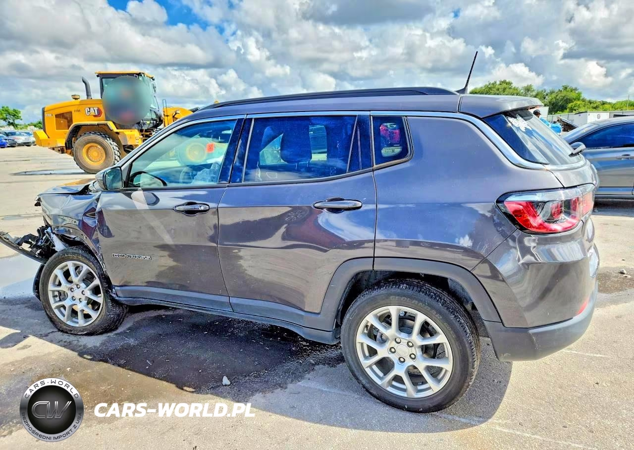 2024 Jeep Compass Latitude Lux VIN:3C4NJDFN4RT158239 - 2