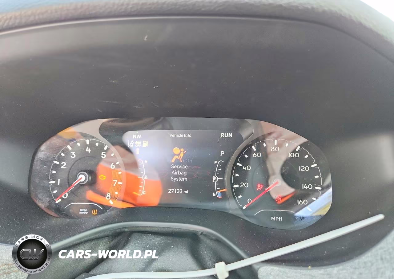 2024 Jeep Compass Latitude Lux VIN:3C4NJDFN4RT158239 - 9