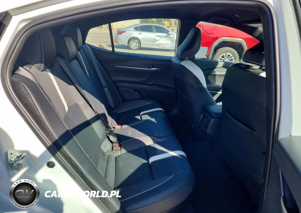 2026 Toyota Camry Se VIN:4T1DAACKXTU770703 - 10