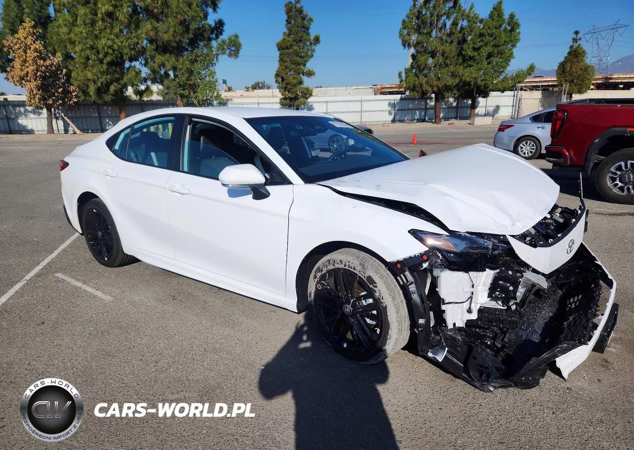 2026 Toyota Camry Se VIN:4T1DAACKXTU770703 - 4