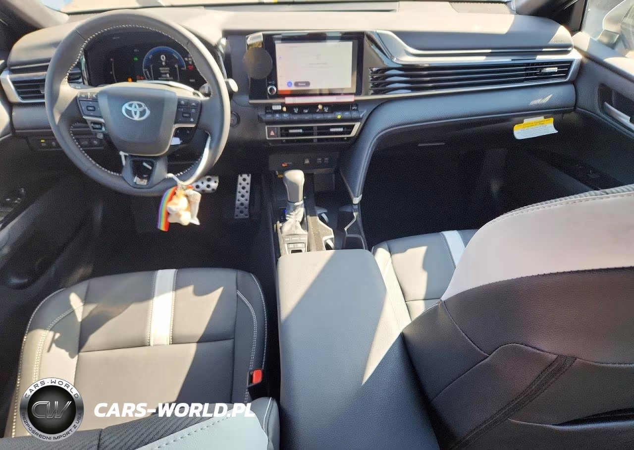 2026 Toyota Camry Se VIN:4T1DAACKXTU770703 - 8