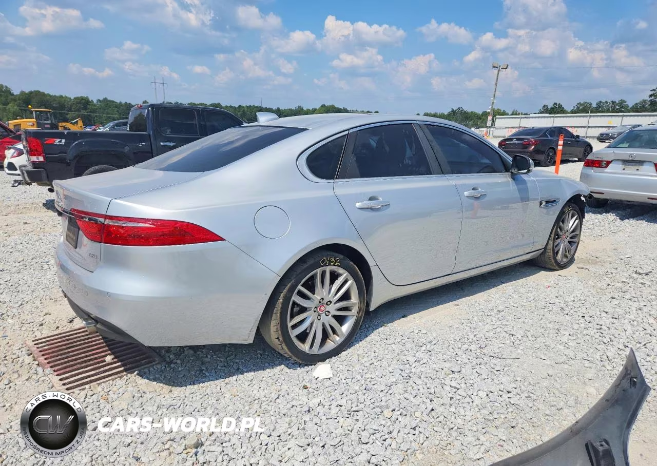 2017 Jaguar Xf Prestige VIN:SAJBE4BV3HCY30073 - 3