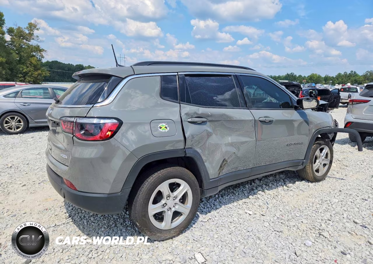 2024 Jeep Compass Latitude VIN:3C4NJDBN0RT576223 - 3