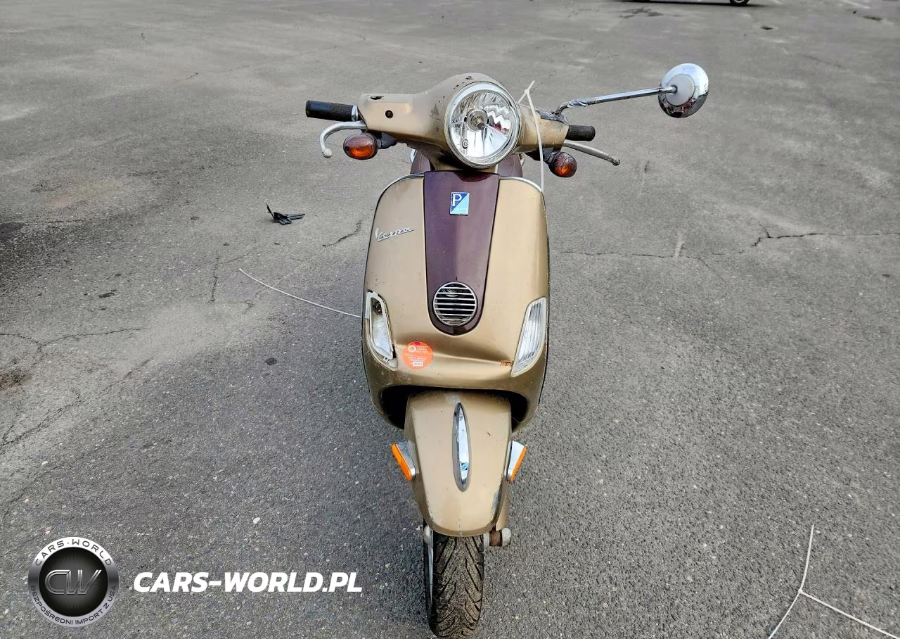 2011 Vespa Lx 150Ie VIN:ZAPM688F4B5000787 - 2