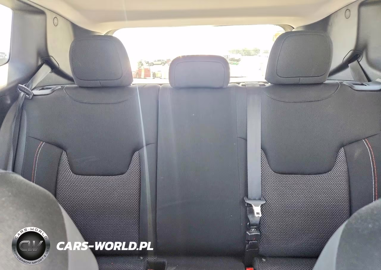2016 Jeep Renegade Latitude VIN:ZACCJBBT0GPD89952 - 10