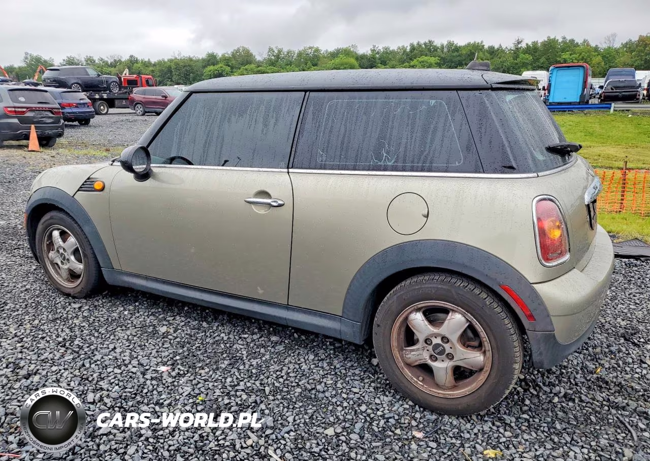 2010 Mini Cooper VIN:WMWMF3C58ATZ61502 - 2
