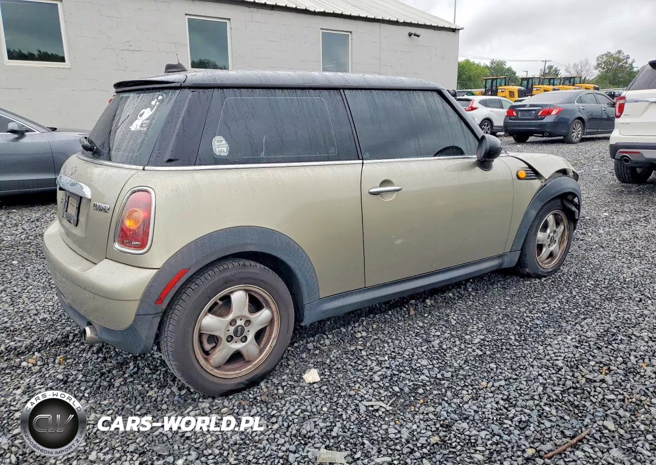 2010 Mini Cooper VIN:WMWMF3C58ATZ61502 - 3