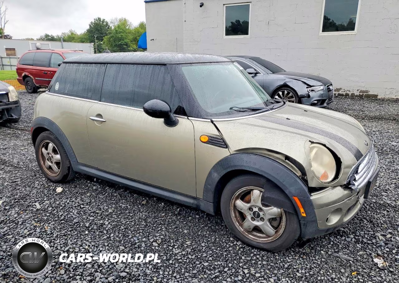 2010 Mini Cooper VIN:WMWMF3C58ATZ61502 - 4
