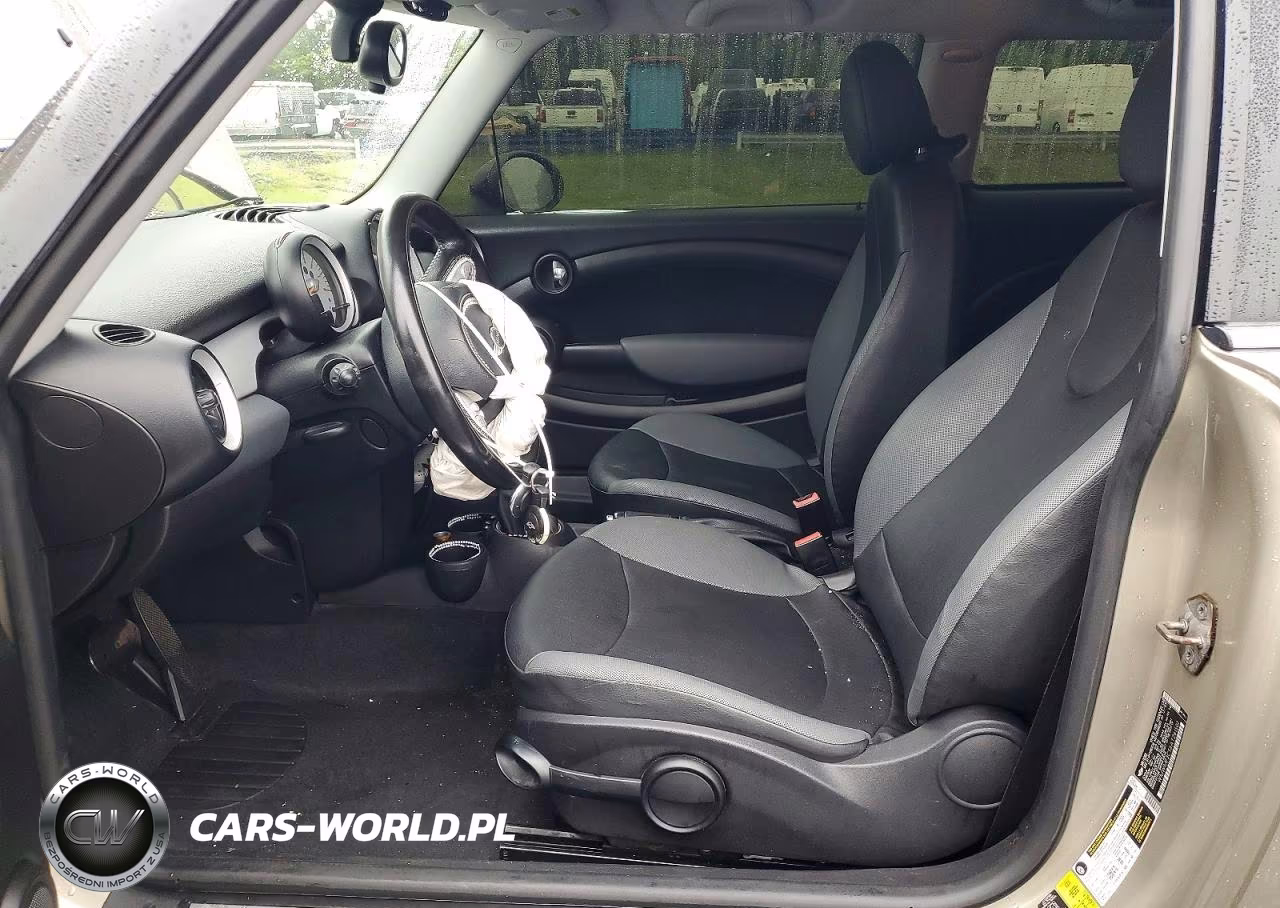 2010 Mini Cooper VIN:WMWMF3C58ATZ61502 - 7