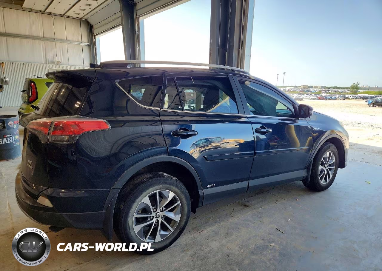 2017 Toyota Rav4 Hybrid Xle VIN:JTMRJREV3HD109750 - 3