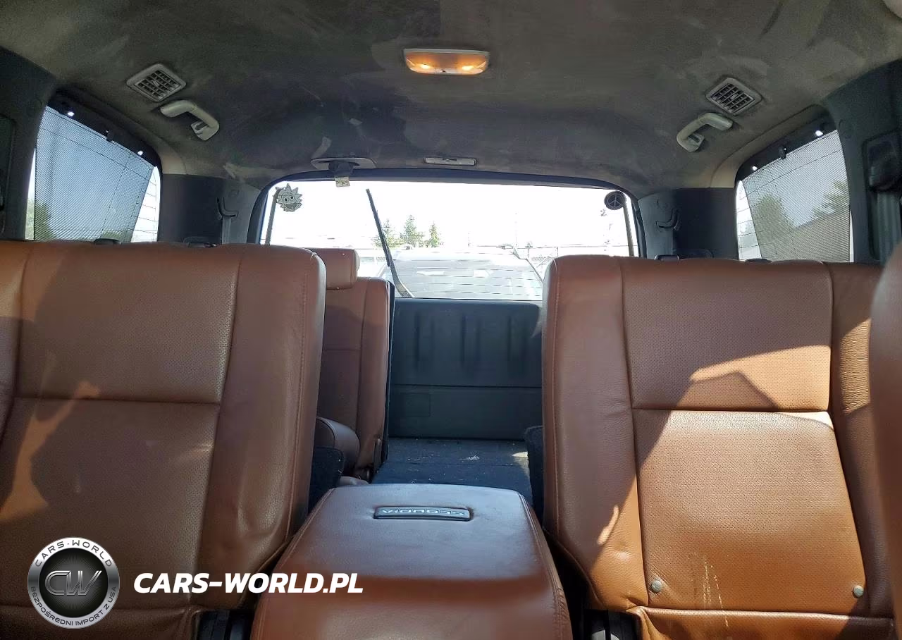 2011 Toyota Sequoia Platinum VIN:5TDDY5G11BS041954 - 10