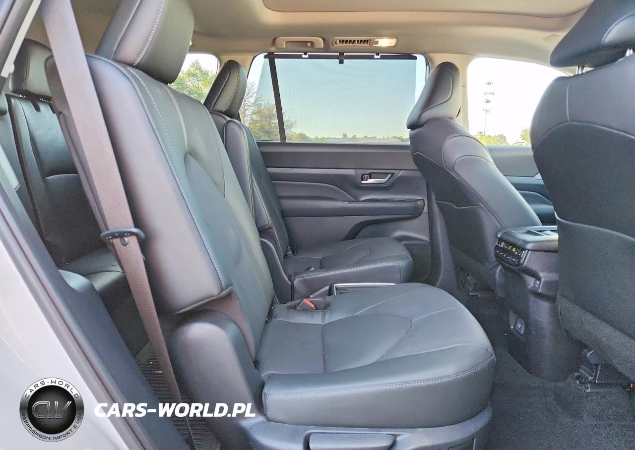 2026 Toyota Grand Highlander Platinum VIN:5TDAAAB56TS130561 - 11