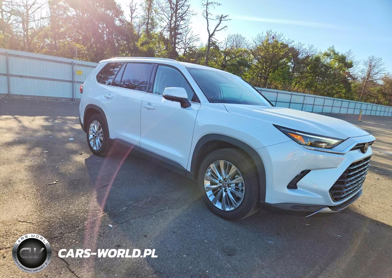 2026 Toyota Grand Highlander Platinum VIN:5TDAAAB56TS130561 - 4