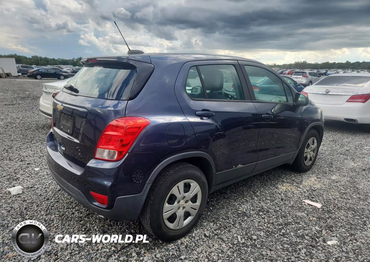 2019 Chevrolet Trax Ls VIN:3GNCJKSB4KL159153 - 3