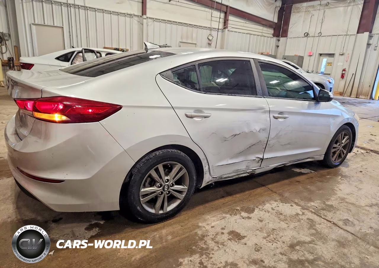 2018 Hyundai Elantra Sel VIN:5NPD84LF4JH297179 - 3