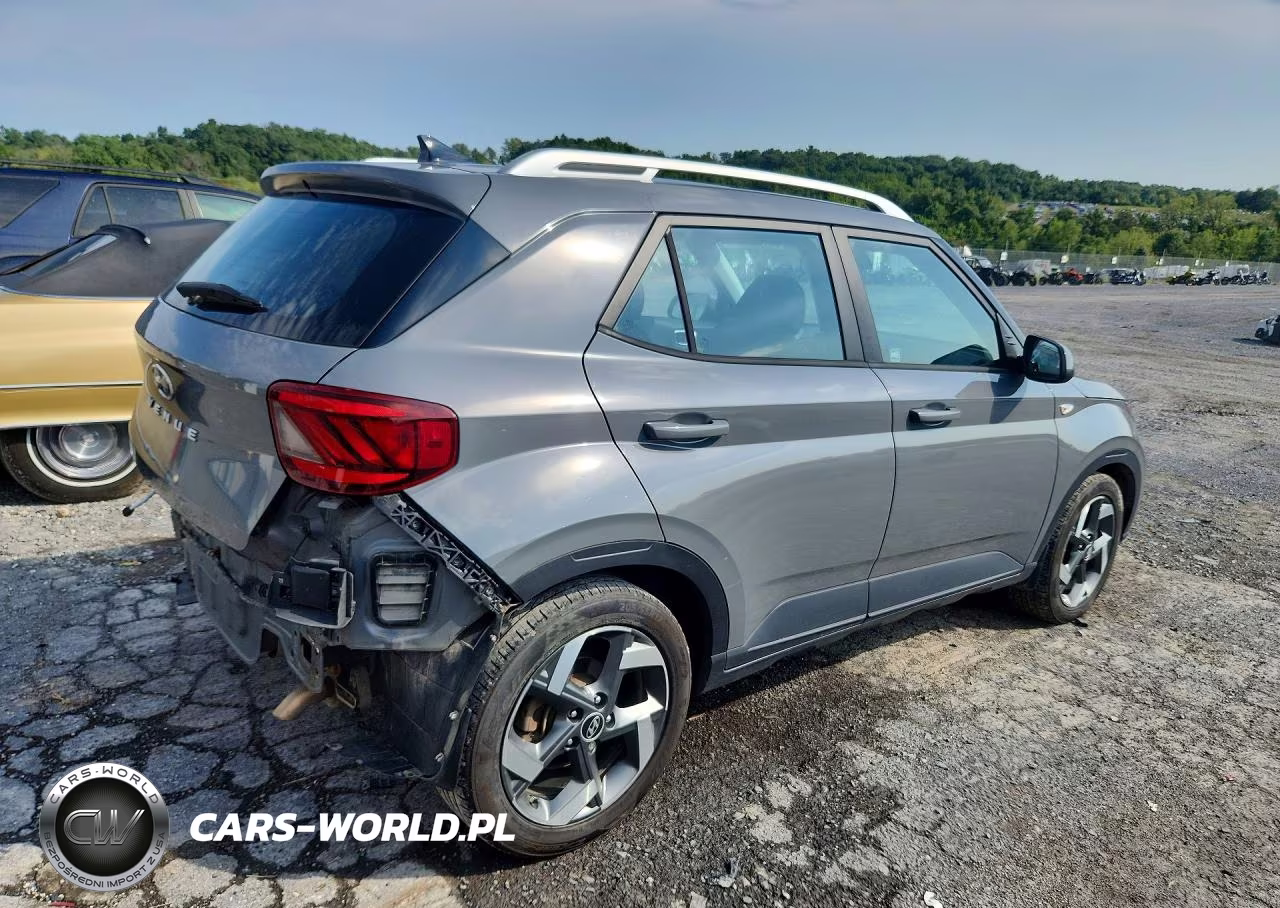 2021 Hyundai Venue Sel VIN:KMHRC8A31MU071465 - 3