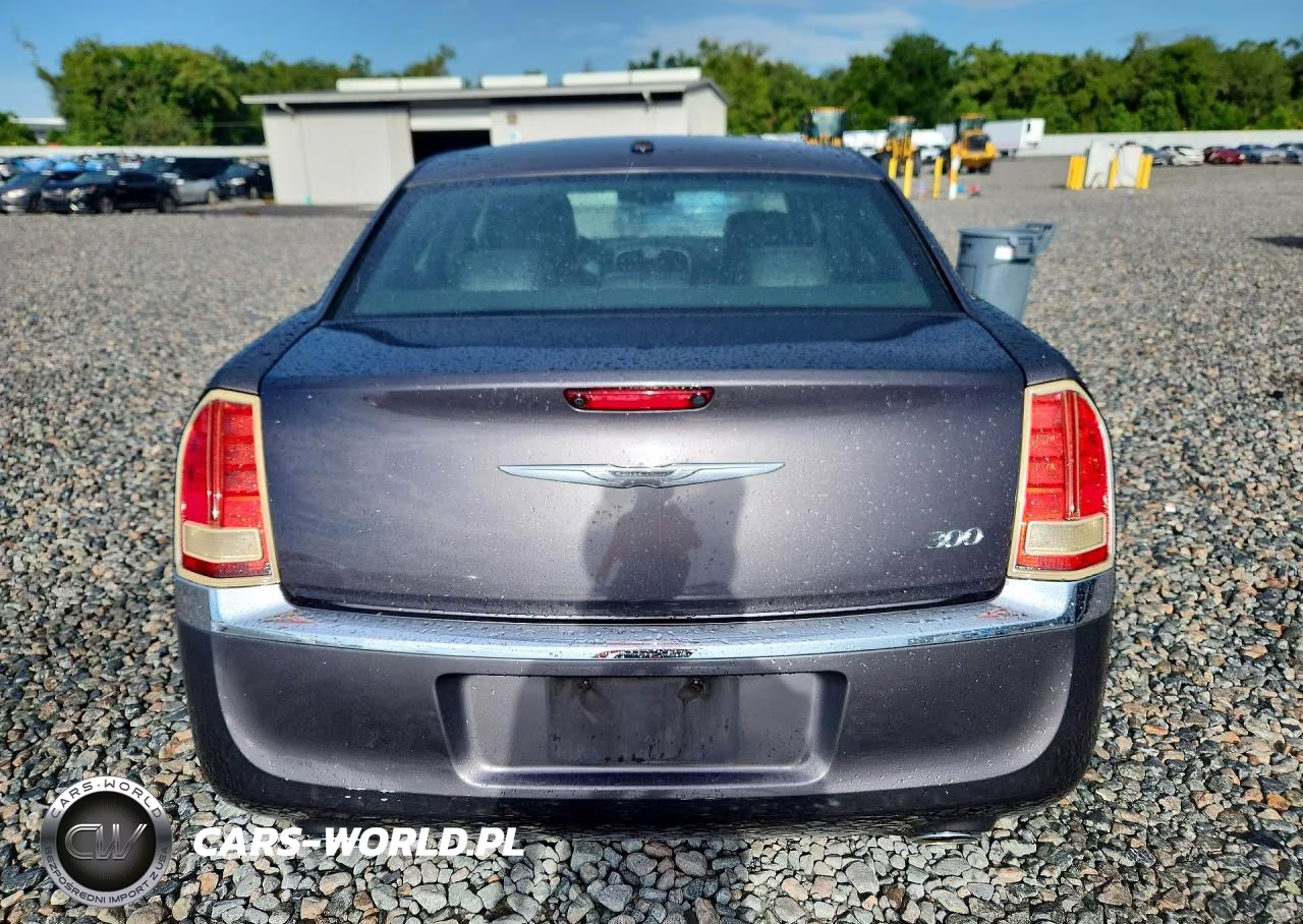 2013 Chrysler 300 VIN:2C3CCAAG3DH577617 - 6