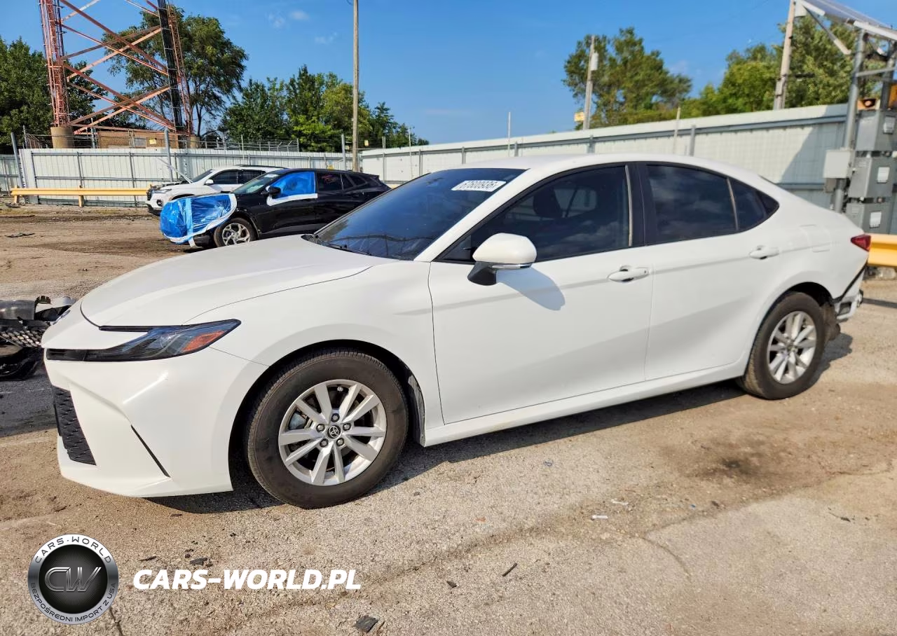 2025 Toyota Camry Le – zdjęcie 1 z 12