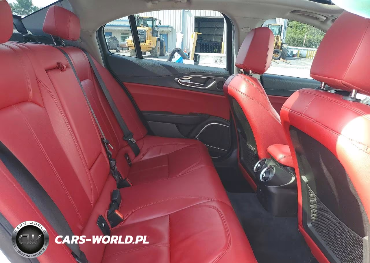 2020 Alfa Romeo Giulia Ti VIN:ZARFANBN8L7633263 - 10