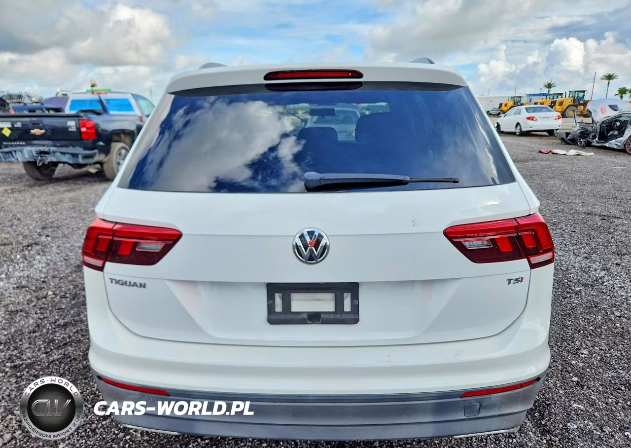2018 Volkswagen Tiguan S VIN:3VV1B7AX7JM066757 - 6