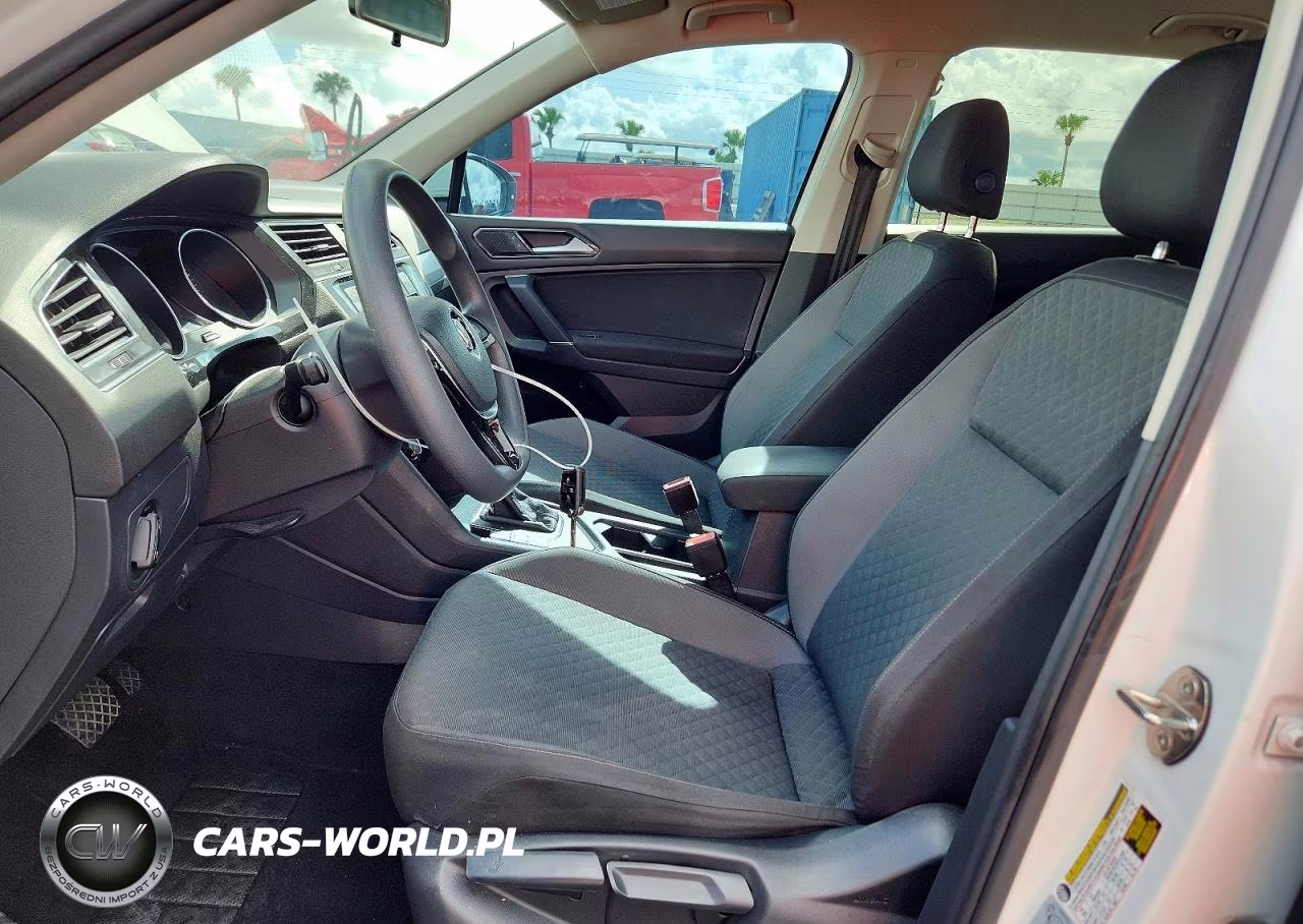 2018 Volkswagen Tiguan S VIN:3VV1B7AX7JM066757 - 7
