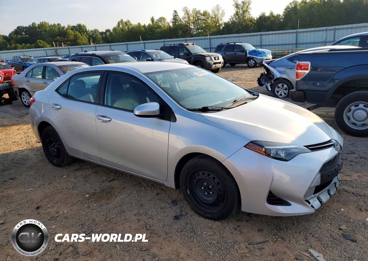 2017 Toyota Corolla Le VIN:2T1BURHE7HC904589 - 4