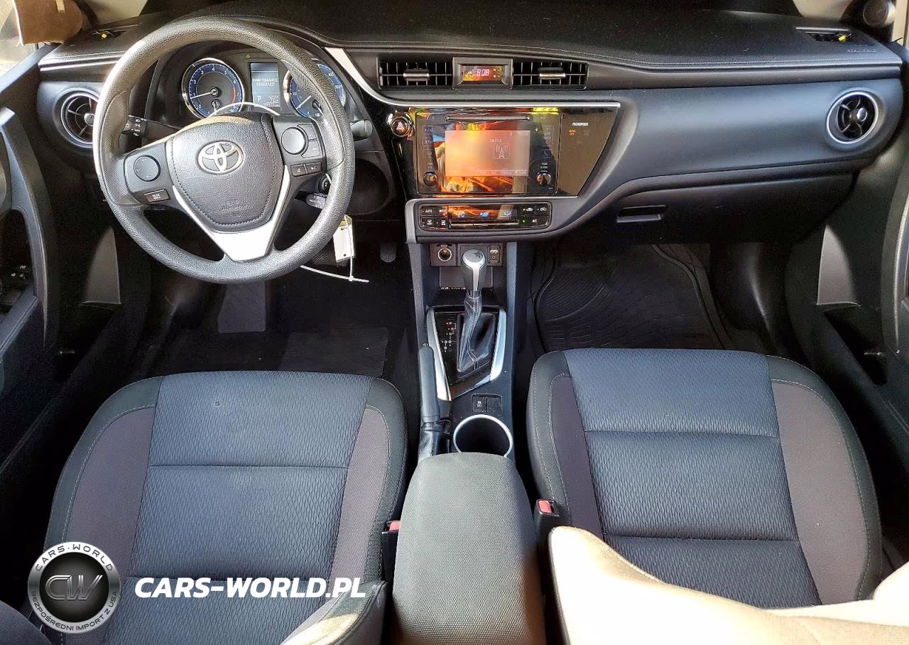 2017 Toyota Corolla Le VIN:2T1BURHE7HC904589 - 8
