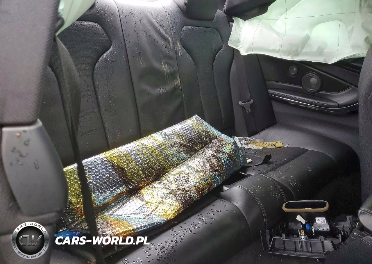 2015 BMW M4 VIN:WBS3R9C52FK333515 - 10
