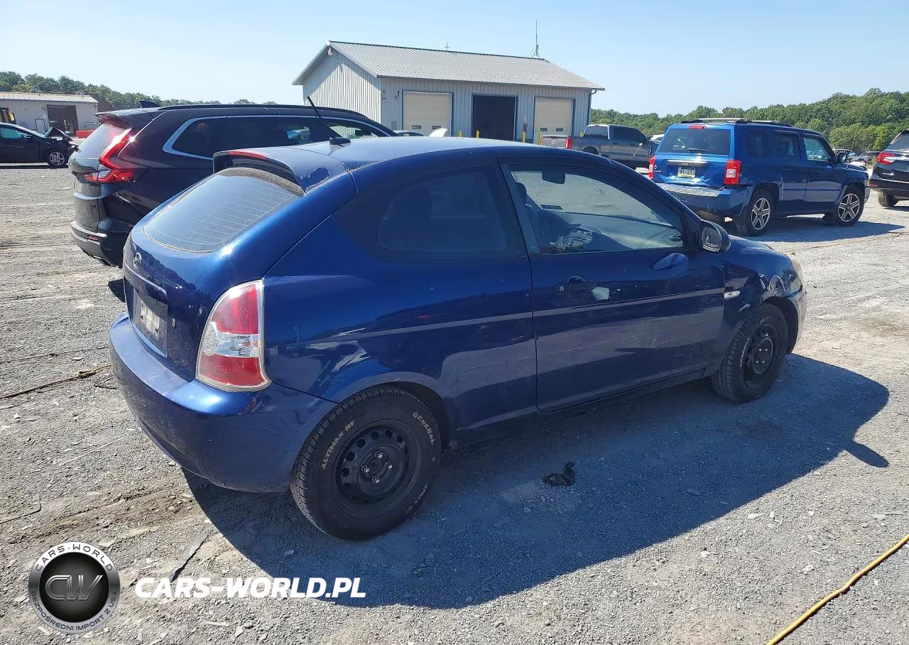 2008 Hyundai Accent Gs VIN:KMHCM36C28U078431 - 3