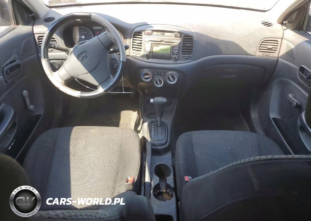 2008 Hyundai Accent Gs VIN:KMHCM36C28U078431 - 8