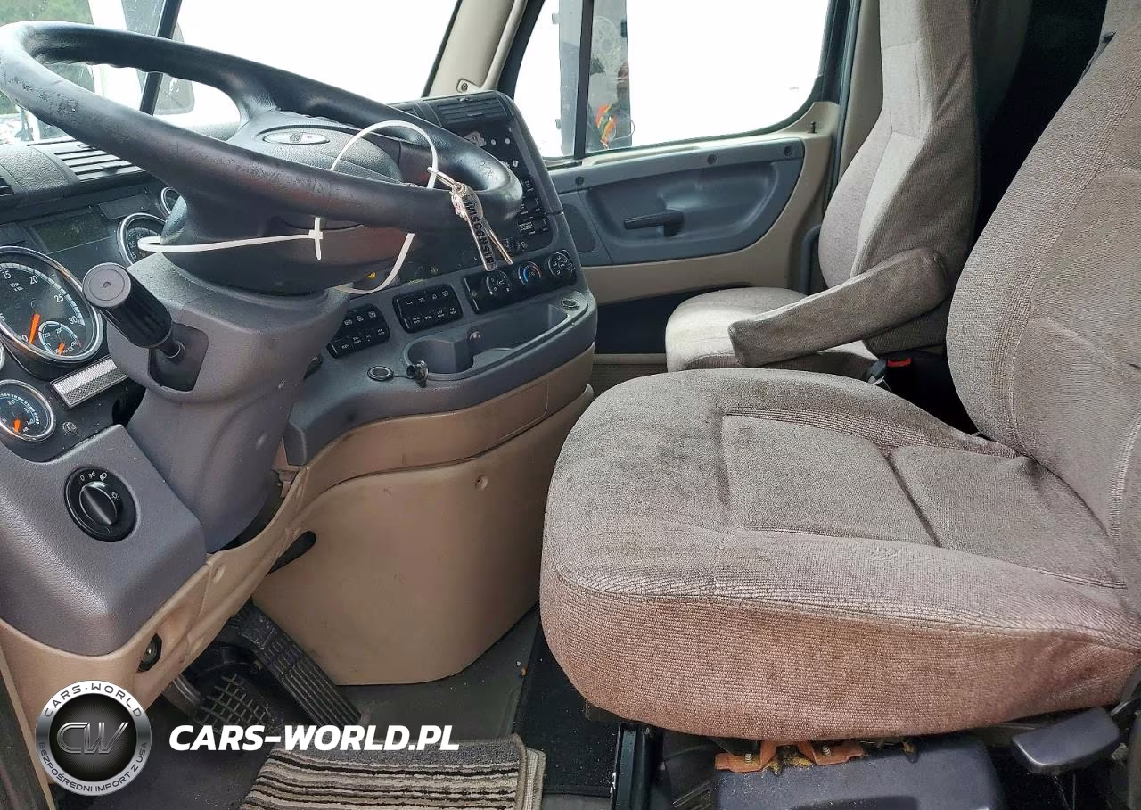 2016 Freightliner Cascadia 125 VIN:3AKJGLD57GSHB9922 - 7