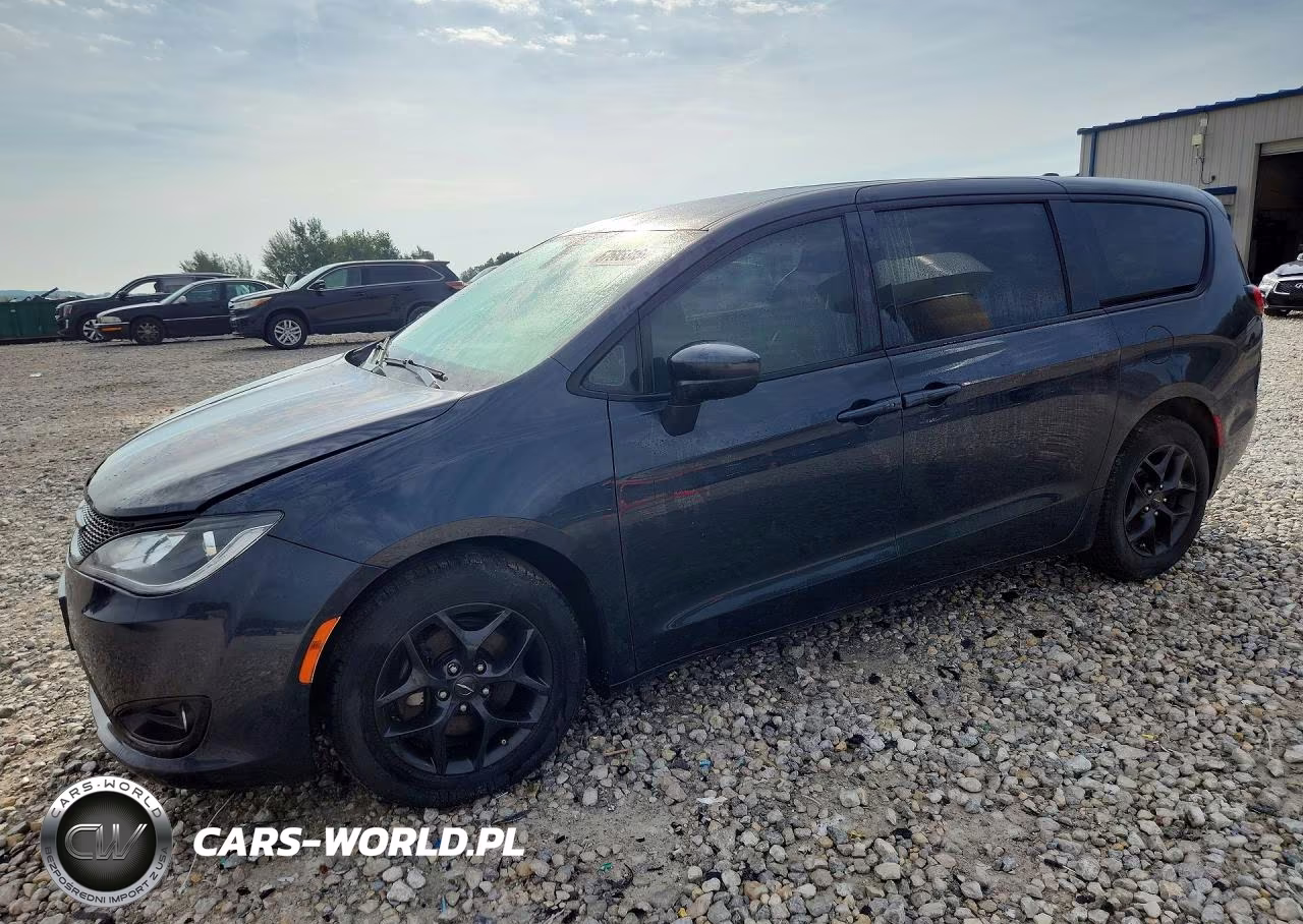 2019 Chrysler Pacifica Touring Plus – zdjęcie 1 z 13