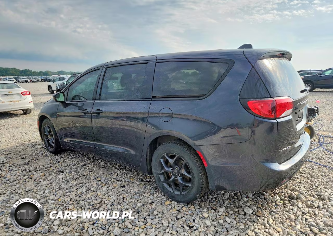 2019 Chrysler Pacifica Touring Plus VIN:2C4RC1FG0KR630506 - 2