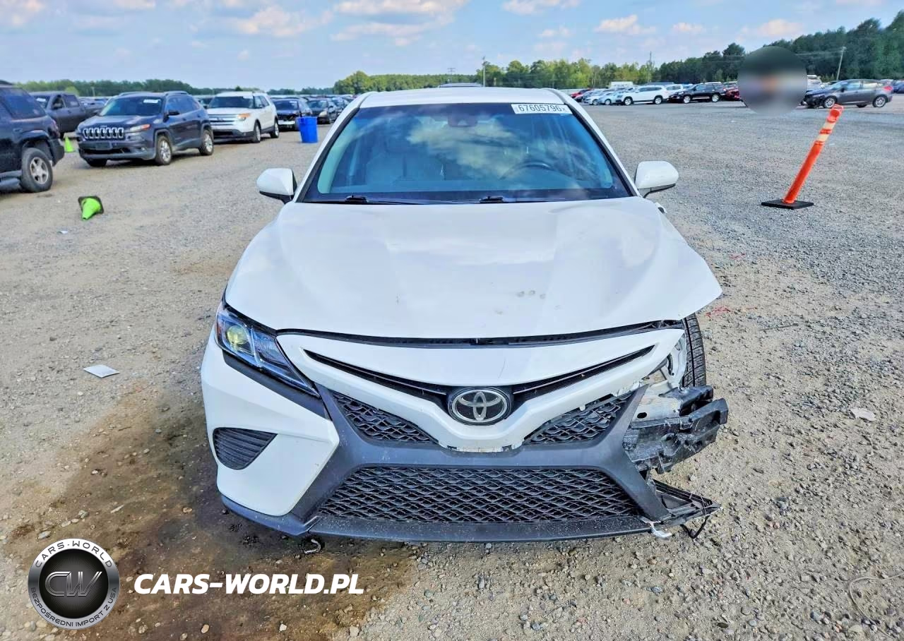 2018 Toyota Camry Se VIN:4T1B11HK3JU661822 - 5
