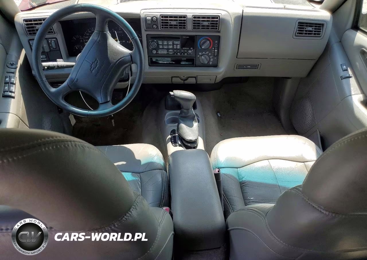 1997 Chevrolet Blazer VIN:1GNDT13W3V2186120 - 8