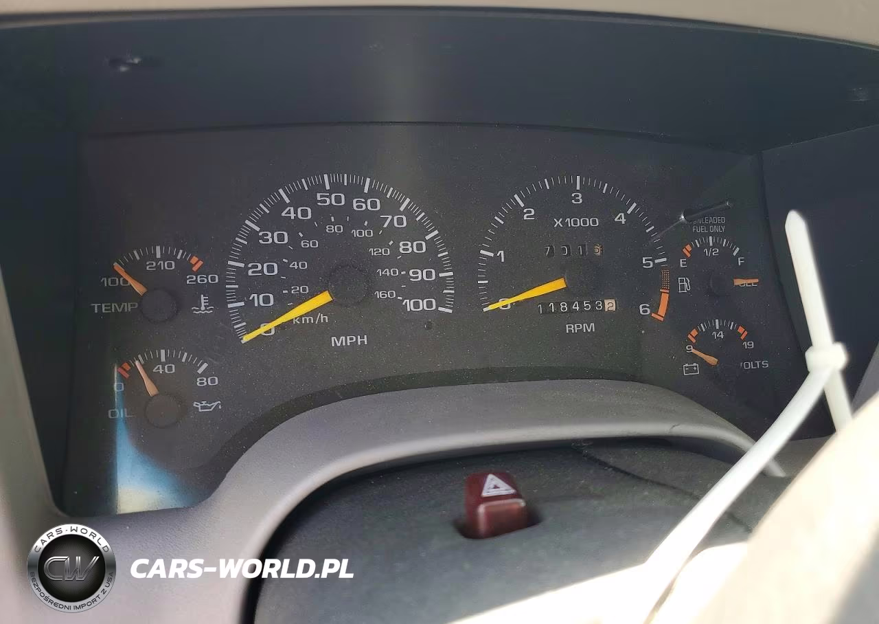 1997 Chevrolet Blazer VIN:1GNDT13W3V2186120 - 9